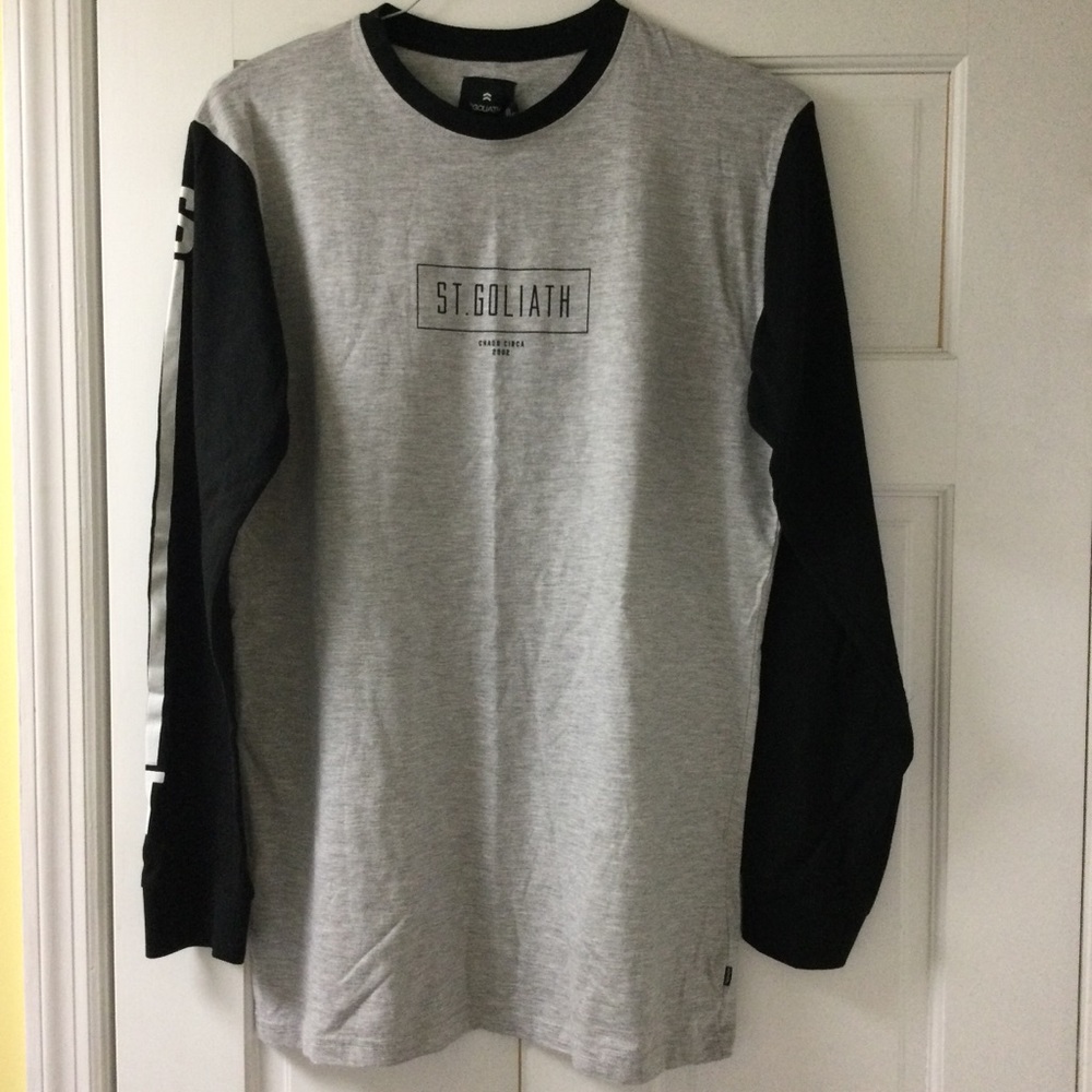 St Goliath Long Sleeve Graphic Tee Shirt Black Crew Neck Gray Heather Body